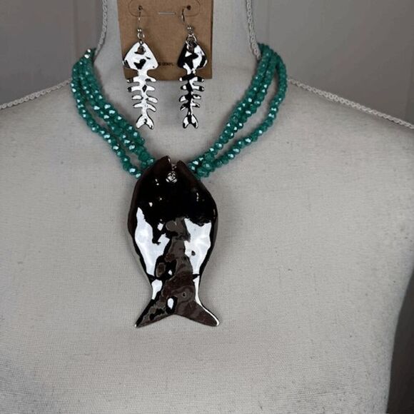 Jewelry - NWT Bone Fish Statement Necklace and Earrings Set Silver Tone Turquoise Beads